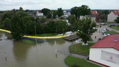 Zagrożenie powodziowe w Brzegu. Strażacy zabezpieczyli brzegi Odry
