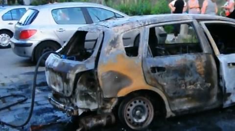 17.08.2018 | Zostawił synka w samochodzie i poszedł do sklepu. Auto stanęło w płomieniach