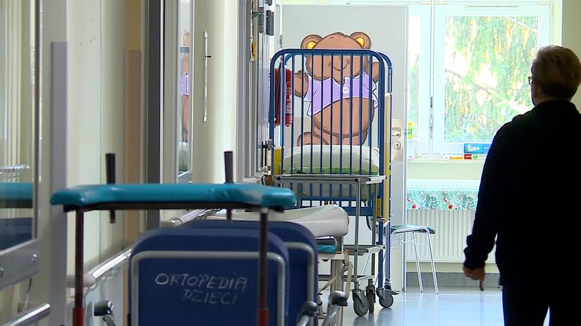 Czteromiesięczna dziewczynka walczy o życie w szpitalu. Rodzice dziecka aresztowani na trzy miesiące