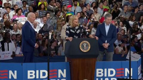 Jaką rolę w kampanii Joe Bidena odgrywa jego żona? "Ma na niego ogromny wpływ"