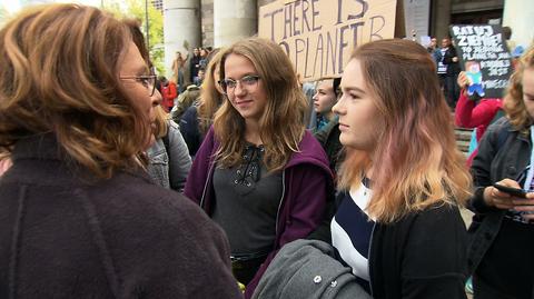 Protestują w obronie klimatu, a kurator drwi. Więc zapraszają ją na lekcję