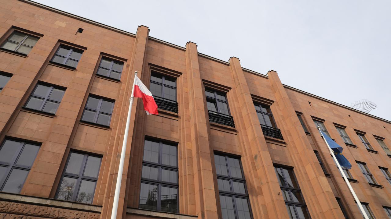 Polacy wśród uwolnionych na Białorusi. Radosław Sikorski zabrał głos