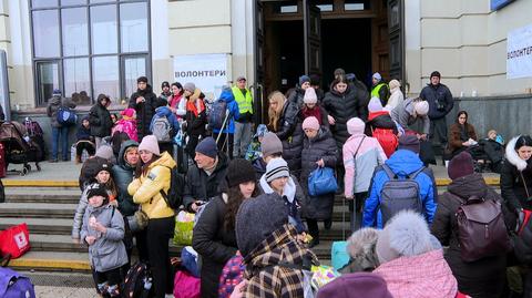 05.03.2022 | Już ponad milion osób opuściło Ukrainę, a będą kolejni. Tłum uchodźców we Lwowie