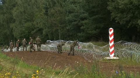 21.08.2021 | Rząd oskarża Białoruś o sprowadzenie migrantów. Na granicy są stawiane zasieki