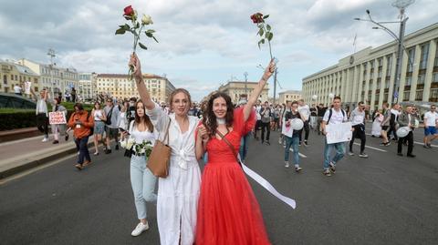 14.08.2020 | Białorusini wyszli na ulice miast. Milicja nie tłumi demonstracji