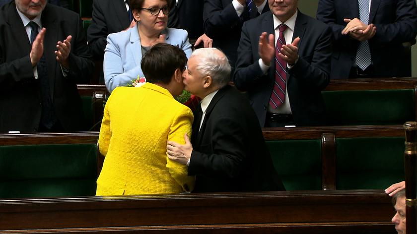 Czy Beata Szydło pożegna się z fotelem premiera? "Po ludzku mi jej żal"