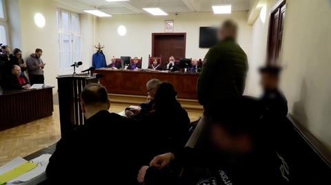 Sąd skazał sześciu byłych policjantów oskarżonych o brutalne traktowanie podejrzanych, w tym zabójstwo