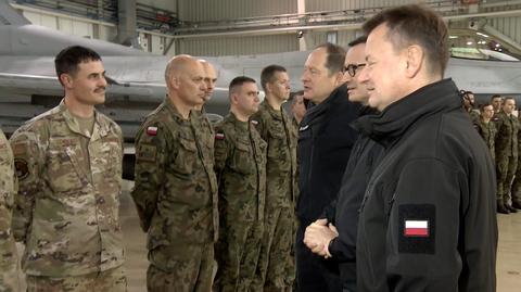 24.10.2022 | Premier spotkał się z polskimi i amerykańskimi pilotami w Łasku