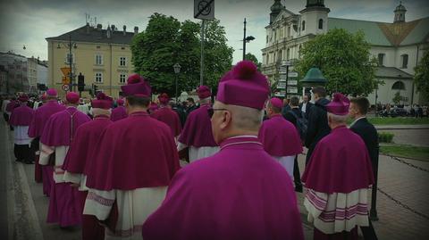 Konsekwencje dla księży, odszkodowania dla ofiar. Jednoznaczne wyniki sondażu