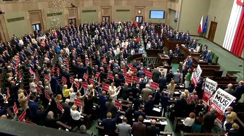 22.06.2022 | Opozycja przeciwko Adamowi Glapińskiemu. Protesty na zaprzysiężeniu prezesa NBP