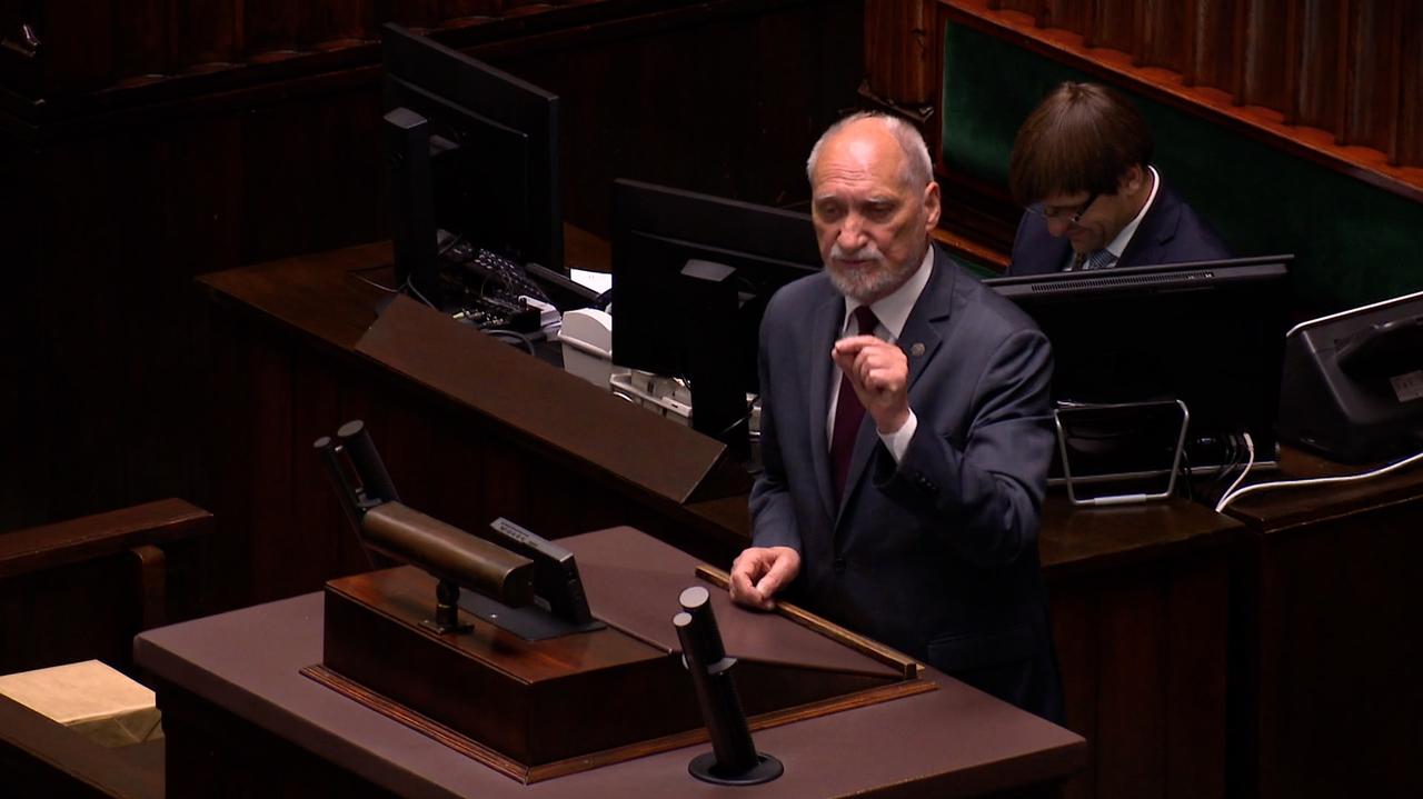 Pytania O Raport Podkomisji Smoleńskiej. Antoni Macierewicz ...