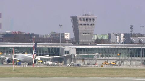 Chaos na lotniskach, opóźnione i odwołane loty. Kolejne negocjacje PAŻP z kontrolerami