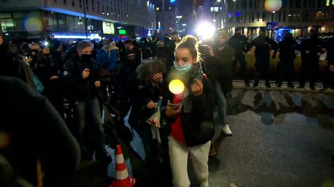 "Bandyteria policyjna w przebraniu". Interwencje podczas demonstracji w Warszawie