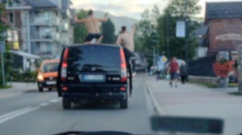 17.07.2022 | Zakopane: mężczyźni wychylali się z samochodu, rzucali butelkami. Szuka ich policja