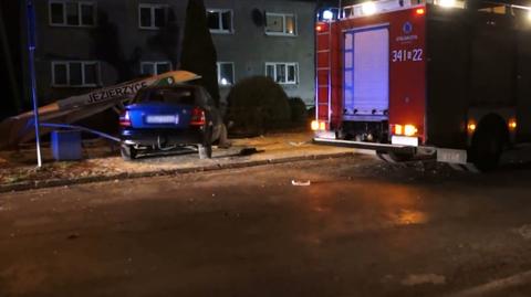 Ukradł auto, wjechał nim w przystanek. 17-latek usłyszał zarzuty