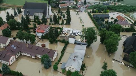 Intensywne opady deszczu w Polsce. Z żywiołem walczą tysiące strażaków