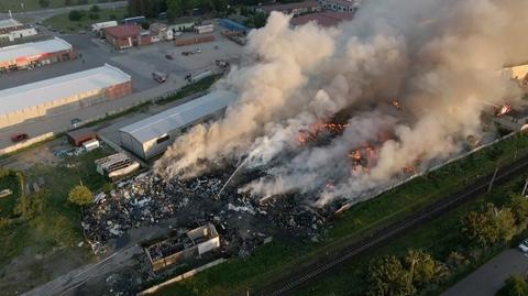 24.06.2022 | "Gigantyczne morze ognia i gryzący dym". Pożar nielegalnego złomowiska w Lęborku