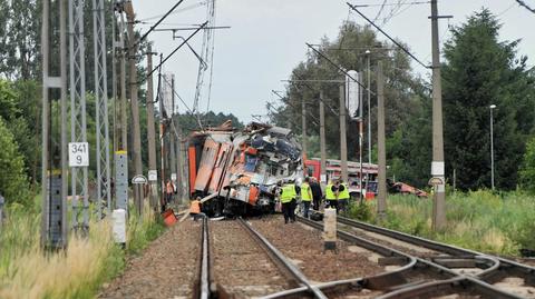 13.06.2018 | Wypadek na przejeździe kolejowym. Jedna osoba nie żyje, 27 jest rannych