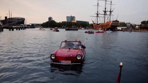 W Amsterdamie trwa największy dotychczas zjazd, zlot i spływ w jednym. "To fantastyczne tak płynąć"