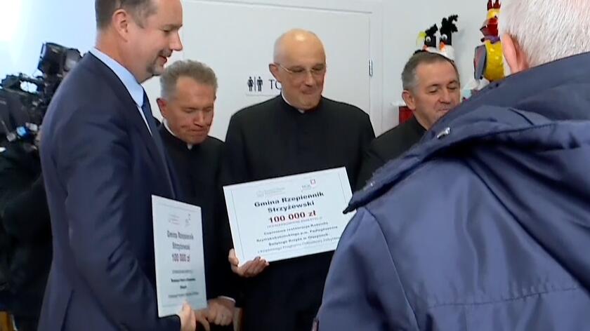 Księża w sojuszu z politykami PiS. "Przeciętny katolik w Polsce nie jest tak głupi"