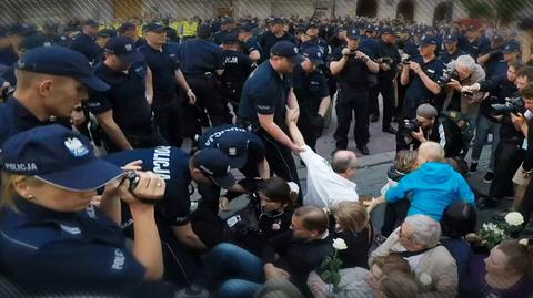 20.11.2017 | Ponad 600 postępowań w związku z udziałem w manifestacjach. Minister Błaszczak: nie ma zagrożenia dla demokracji