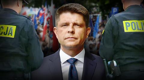 27.07.2017 | Ryszard Petru obserwowany podczas manifestacji. Policja: dbaliśmy o bezpieczeństwo