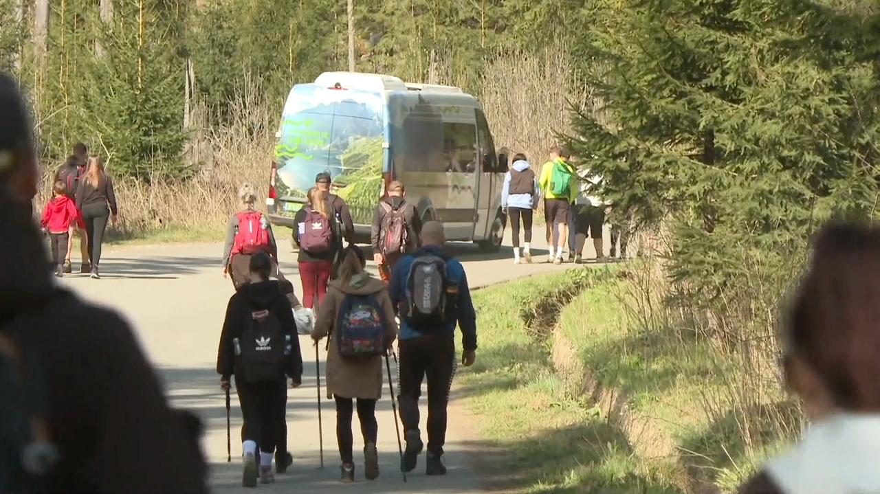 Elektryczne busy już jeżdżą do Morskiego Oka. Zainteresowanie nimi jest jednak małe