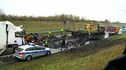 Tragiczny wypadek na "jedynce". Dwie osoby spłonęły