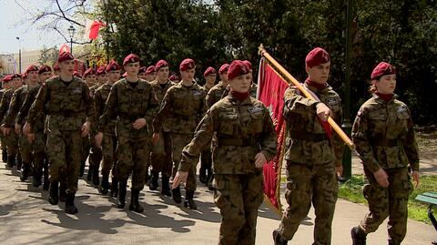 28.04.2022 | Krakowskimi ulicami przeszła defilada klas mundurowych