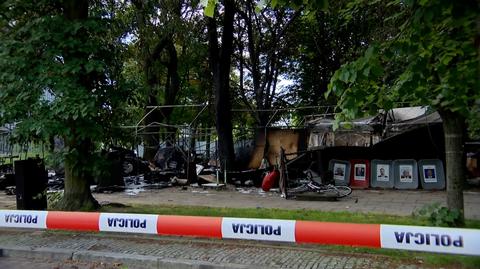 11.06.2022 | Pożar miasteczka namiotowego przed Sejmem. Od 2016 roku trwał tam protest przeciwko zmianom w sądownictwie