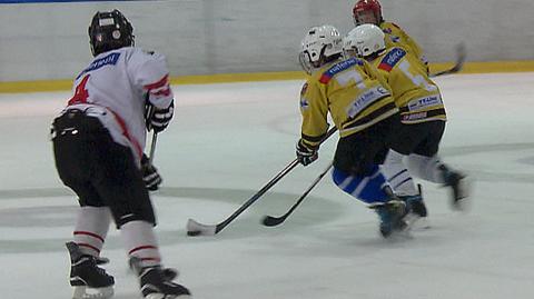 600 dzieci z całego świata, najlepszy trenerzy. W Toruniu szkolą się przyszłe gwiazdy hokeja