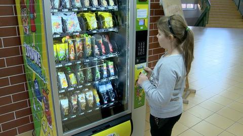 09.10.2015 | Białystok: uczniowie testują nowoczesne automaty ze zdrowymi przekąskami