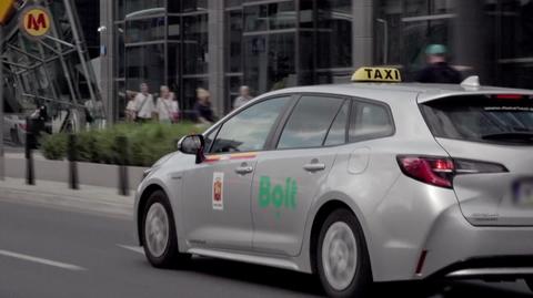 Każdy kierowca taksówki na aplikację w Polsce musi już mieć polskie prawo jazdy
