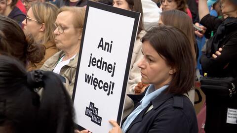 "Prawo i Sprawiedliwość bardziej się boi kleru niż tego, że kolejna kobieta przypłaci życiem zagrożoną ciążę"