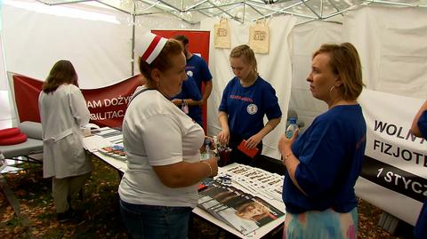 14.09.2021 | Protestujący przedstawiciele środowisk medycznych oczekują rozmowy z premierem