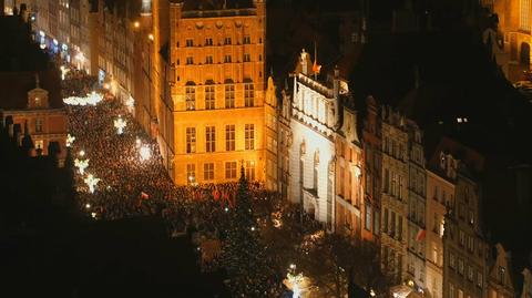 Tysiące ludzi na ulicach Gdańska. Łzy, milczenie i "The Sound of Silence"