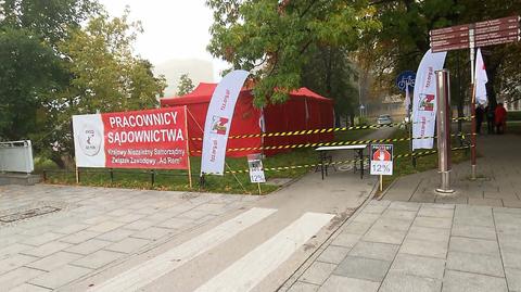 Pracownicy sądów protestują tuż obok medyków. Też chcą podwyżek