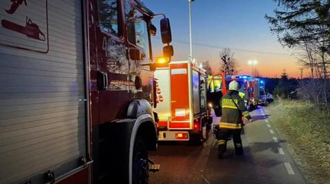 18.04.2022 | Szymbark: samochód wjechał w grupę pieszych, zginęła jedna osoba. Kierowca zatrzymany