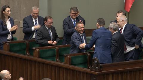 02.12.2019 | PiS mówi o zmianie konstytucji, opozycja zgłasza inne pomysły. Jak będzie wyglądał "plan B" w sprawie Banasia?