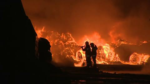 28.11.2018 | Potężny pożar składowiska opon w Żorach. Gasiło go niemal stu strażaków