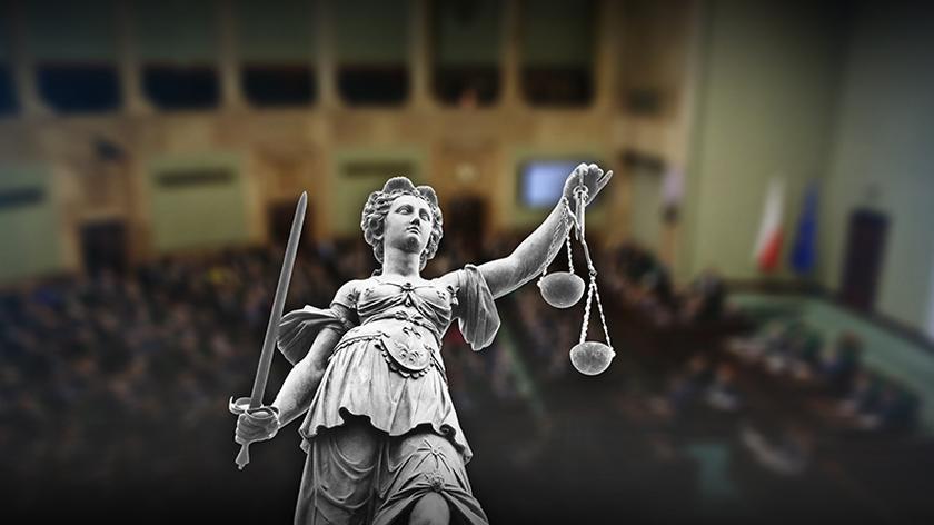 13.07.2017 | Środowiska prawnicze krytykują proponowane zmiany w sądownictwie. "To są po prostu rządy autokratyczne"