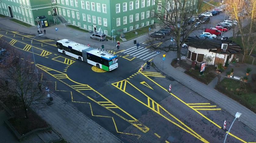 Autobusem pod prąd w centrum Szczecina. W mieście powstał pierwszy kontrapas