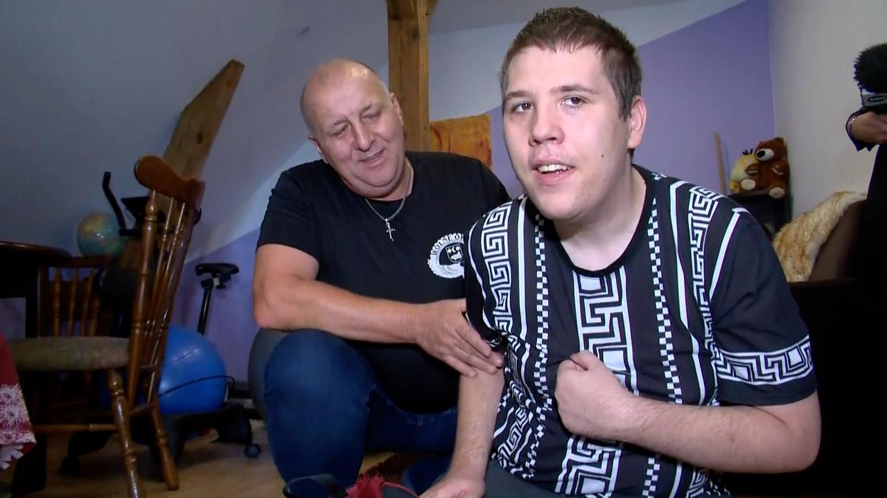 O Jakich Potrzebach Według Ciebie Zapominają Dorośli Dorośli niepełnosprawni wypadają z systemu. "Kolejne partie o nich