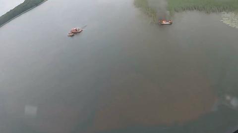Płonąca motorówka na jeziorze Mamry. Nikt nie ucierpiał