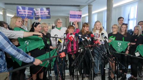 Zjawiły się w Sejmie, by walczyć o zmianę prawa. "Politycy i lekarze odwracają wzrok i my żądamy zmian"