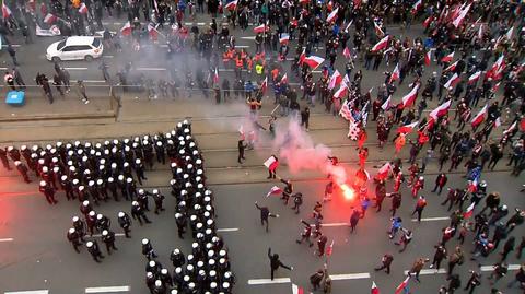 11.11.2020 | "Nie przypominam sobie sytuacji, kiedy tłum tak agresywnie napierał na policjantów"