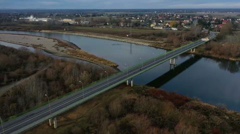 Most nad Dunajcem w Ostrowie zamknięty. "Bardzo groźne uszkodzenia"