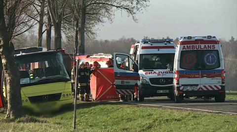 "Ludzie leżeli w rowie". Żałoba w szkole po wypadku autokaru