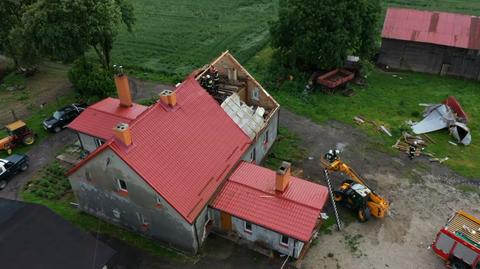 Powalone drzewa i zerwane dachy. Przez Polskę przeszły gwałtowne burze