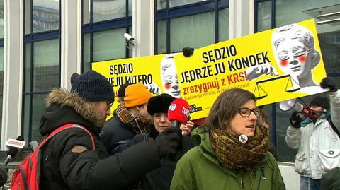 26.02.2018 | "Kadencja minie, wstyd zostanie". Protestujący apelują do sędziów